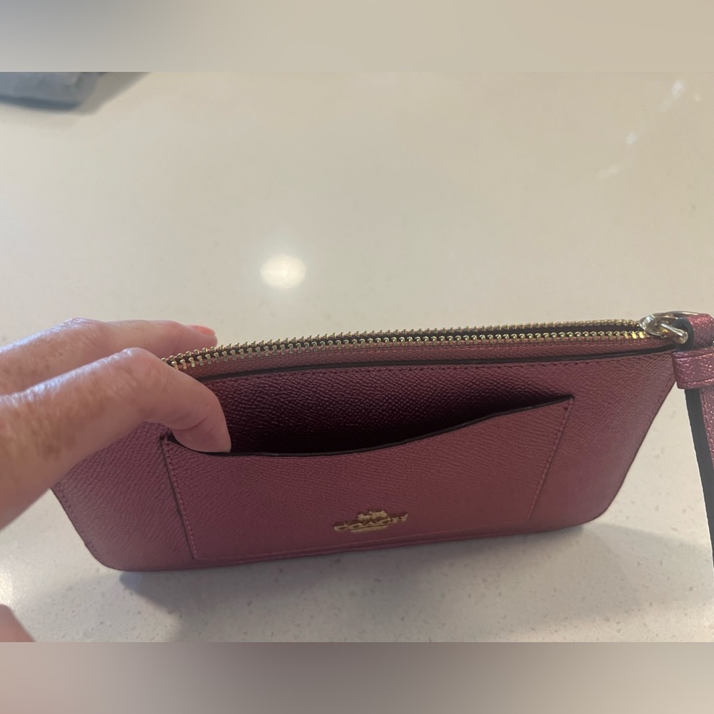 Coach women’s pink metallic zip top wristlet wallet clutch credit card holder - Picture 5 of 7
